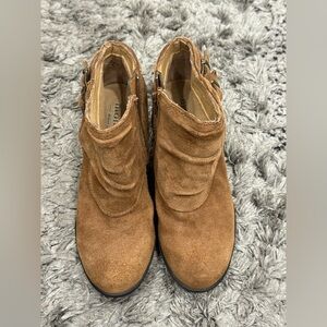 - Montana Cortland Suede Stitched Stacked Bootie